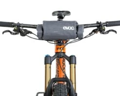 Evoc Handlebar Pack Boa L 5 Liter Lenkertasche | Carbon Grey -Cube Verkäufe evoc handlebar pack boa m 25 liter lenkertasche carbon grey 003 67044 2200x1760 1280x1280 1