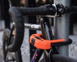 Hiplok DX Wearable D Lock - Tragbares Bügelschloss | Orange -Cube Verkäufe hiplok dx wearable d lock tragbares bgelschloss orange 002 76033 2200x1760 1280x1280