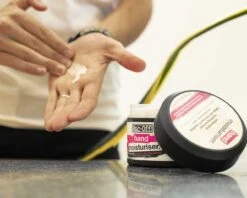 Muc-Off Antibakterielle Feuchtigkeits-Handcreme 250ml 9 Muc-Off Antibakterielle Feuchtigkeits-Handcreme 250ml -Cube Verkäufe muc off antibakterielle feuchtigkeits handcreme 250ml 003 77242 2200x1760 1280x1280