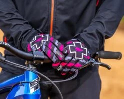 Muc-Off MTB Handschuhe Langfinger | Bolt -Cube Verkäufe muc off mtb handschuhe langfinger bolt 005 70321 2200x1760 1280x1280