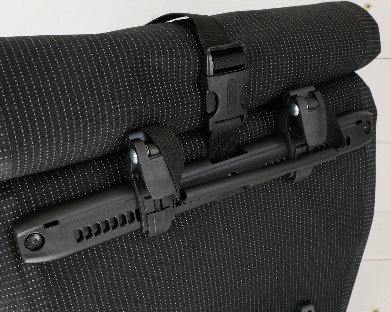 Ortlieb Back-Roller QL2.1 High Visibility Wasserdichte Fahrradtasche (Einzeltasche) PVC-frei | Schwa – Bild 5